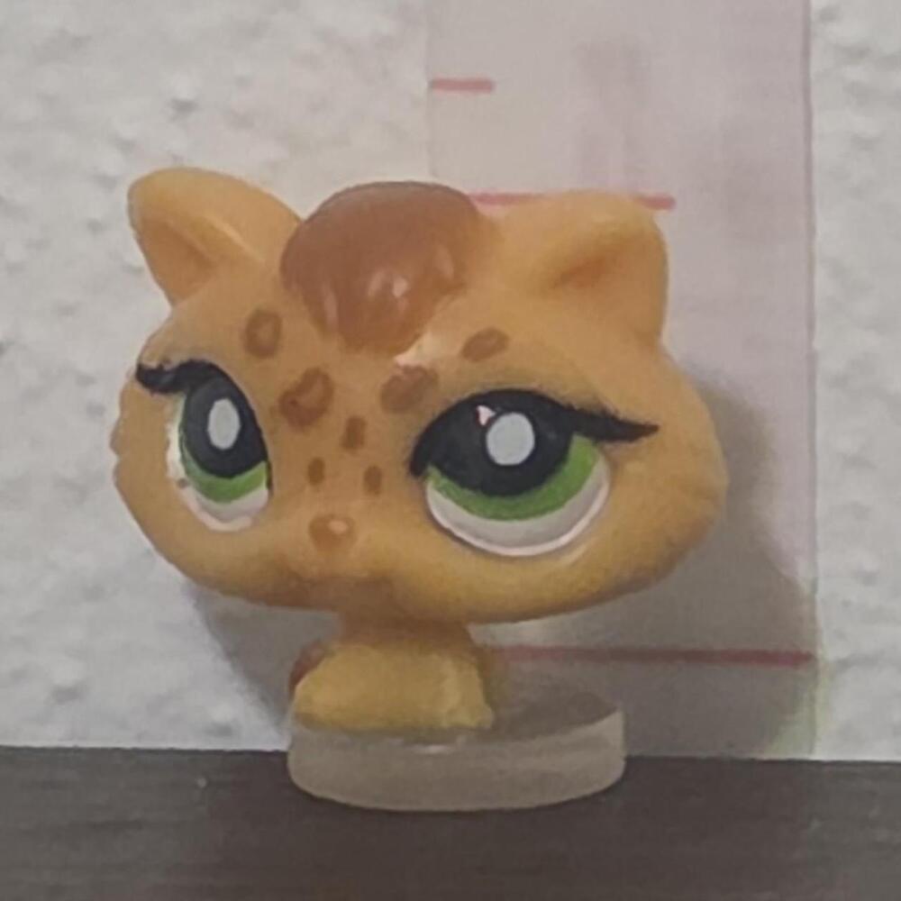 Littlest Pet Shop teeniest tineiest prt shop kitten orange with brown spots leop